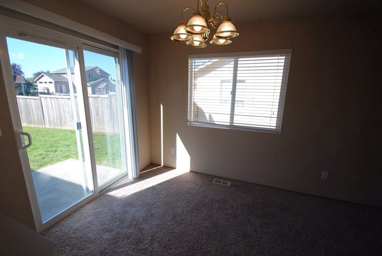 5422 Parker Rd E - Photo 3 of 9