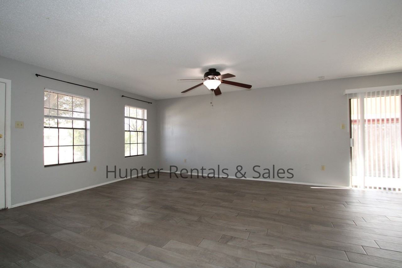 2108 Continental Dr - Photo 4 of 23