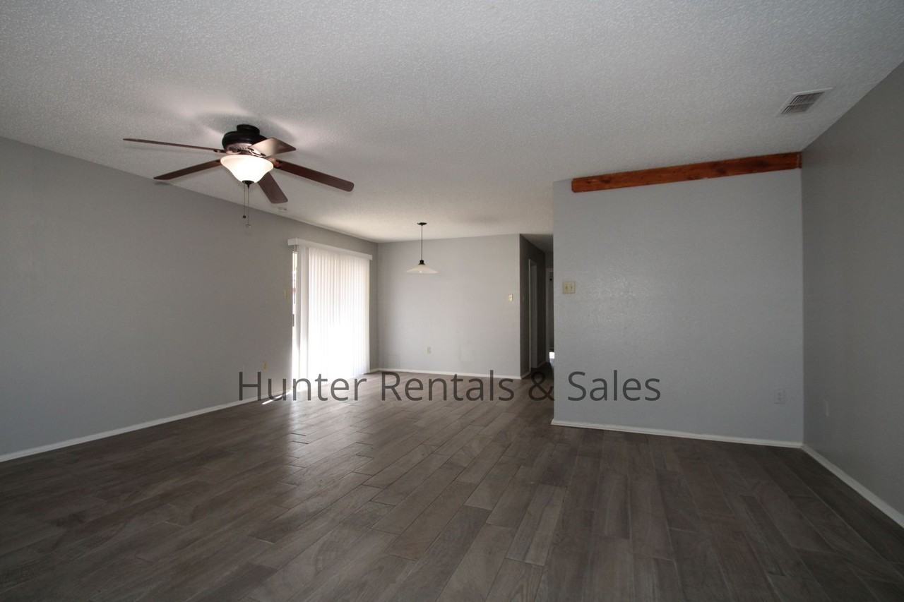 2108 Continental Dr - Photo 6 of 23