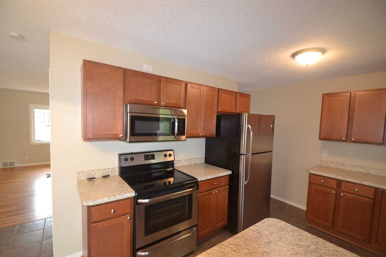 8004 34th Pl N - Photo 3 of 7