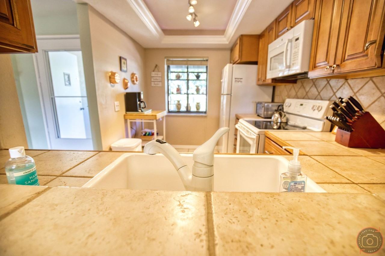 365 Three Lakes Ln #B - Photo 7 of 39