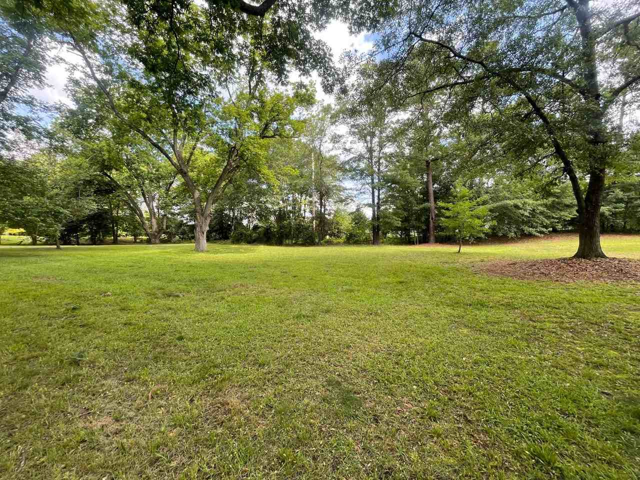 110 Stratford Ln - Photo 2 of 27