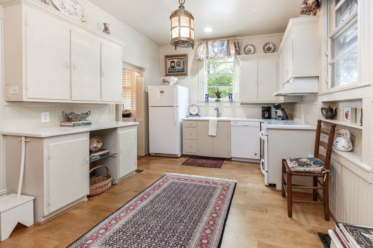 108 Historic Opelika Home - 108 N 9th St - Photo 4 of 50