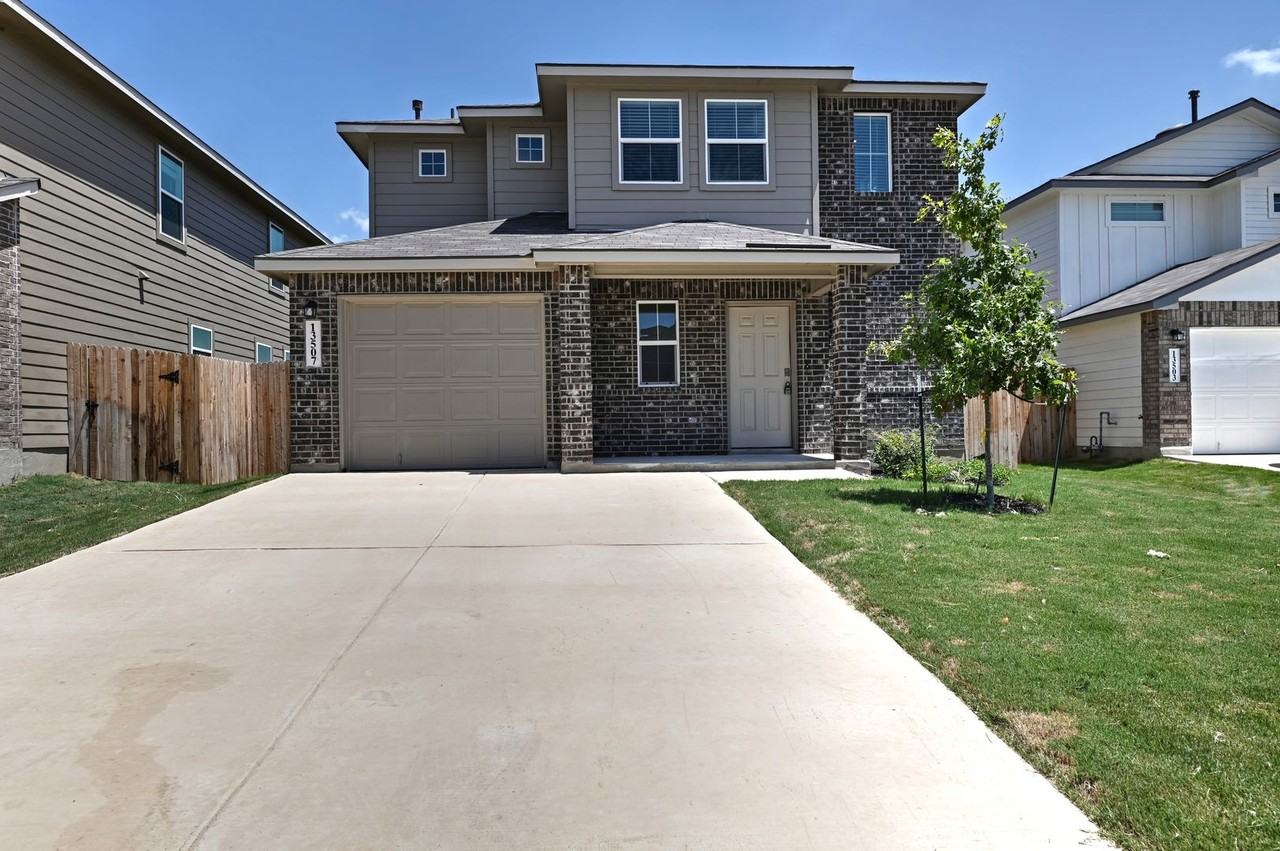 13507 Hummel Loop - Photo 2 of 50
