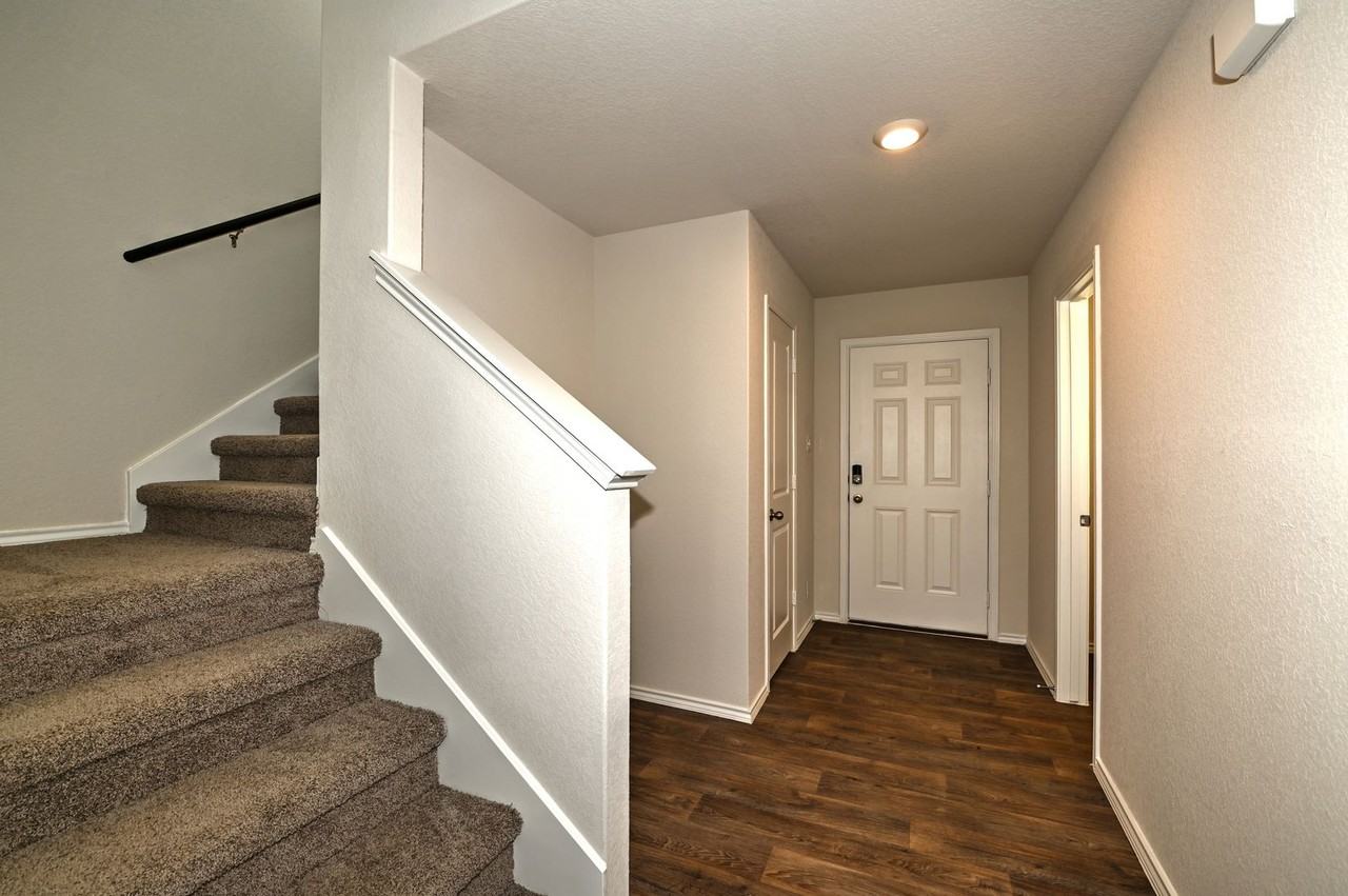 13507 Hummel Loop - Photo 6 of 50