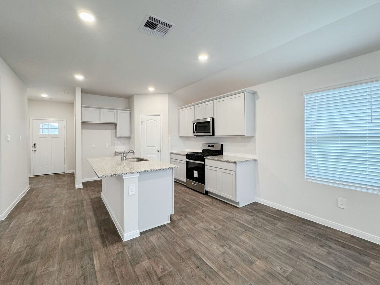 1207 Camden Ln - Photo 6 of 41