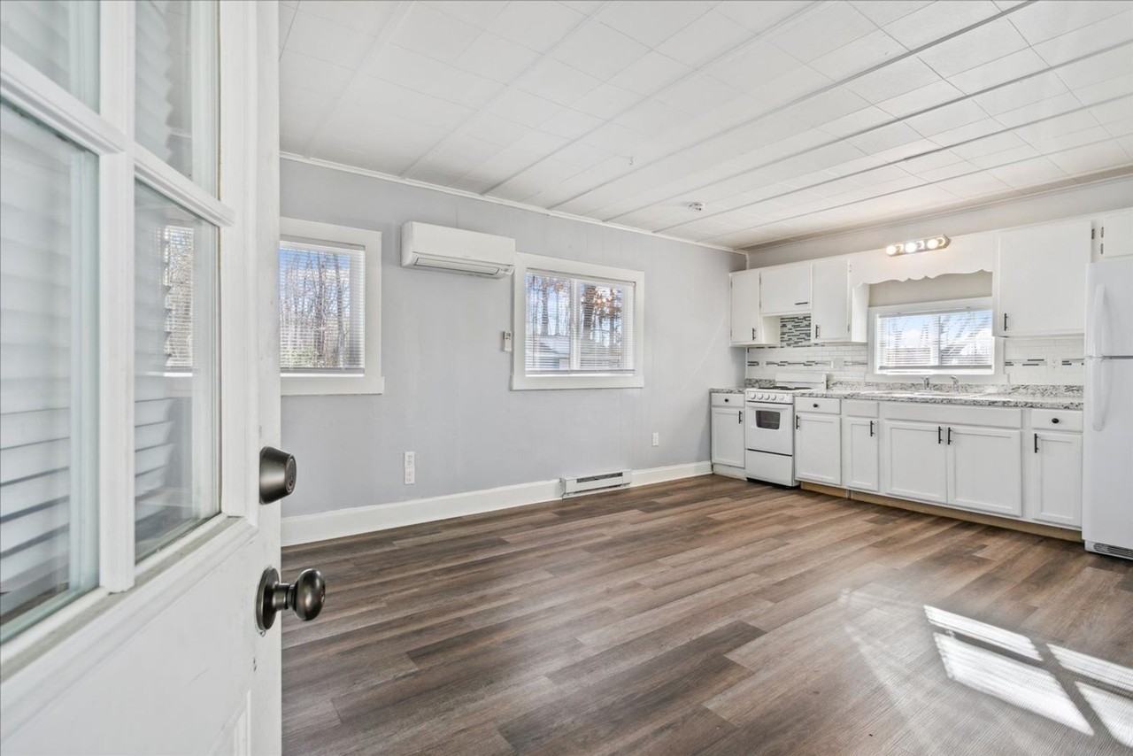 222 Woodhaven Rd - Photo 2 of 13