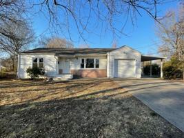 featured image of 1213 E Wayland St