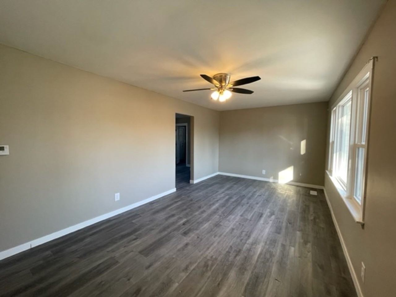 1213 E Wayland St - Photo 3 of 19