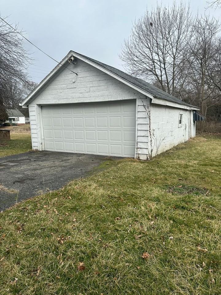 1734 Ogden Ave Nw - Photo 2 of 10