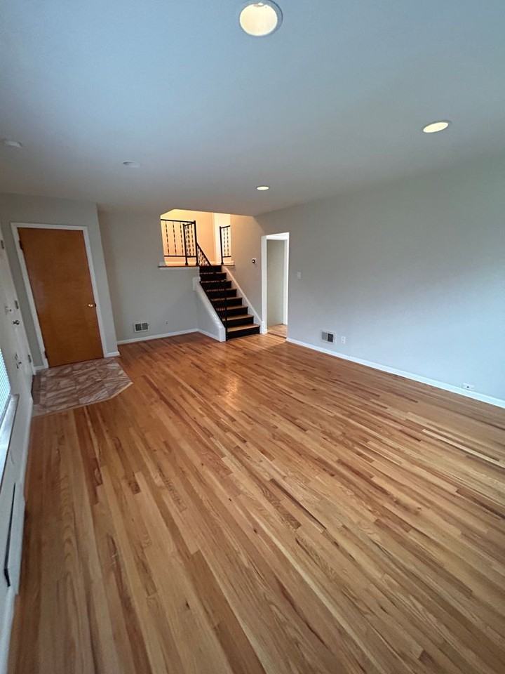 5488 Childs Ave - Photo 3 of 18