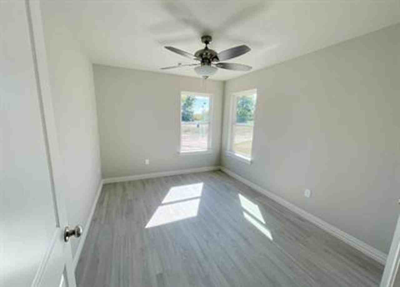 33 Pine Ridge Ln - Photo 7 of 11