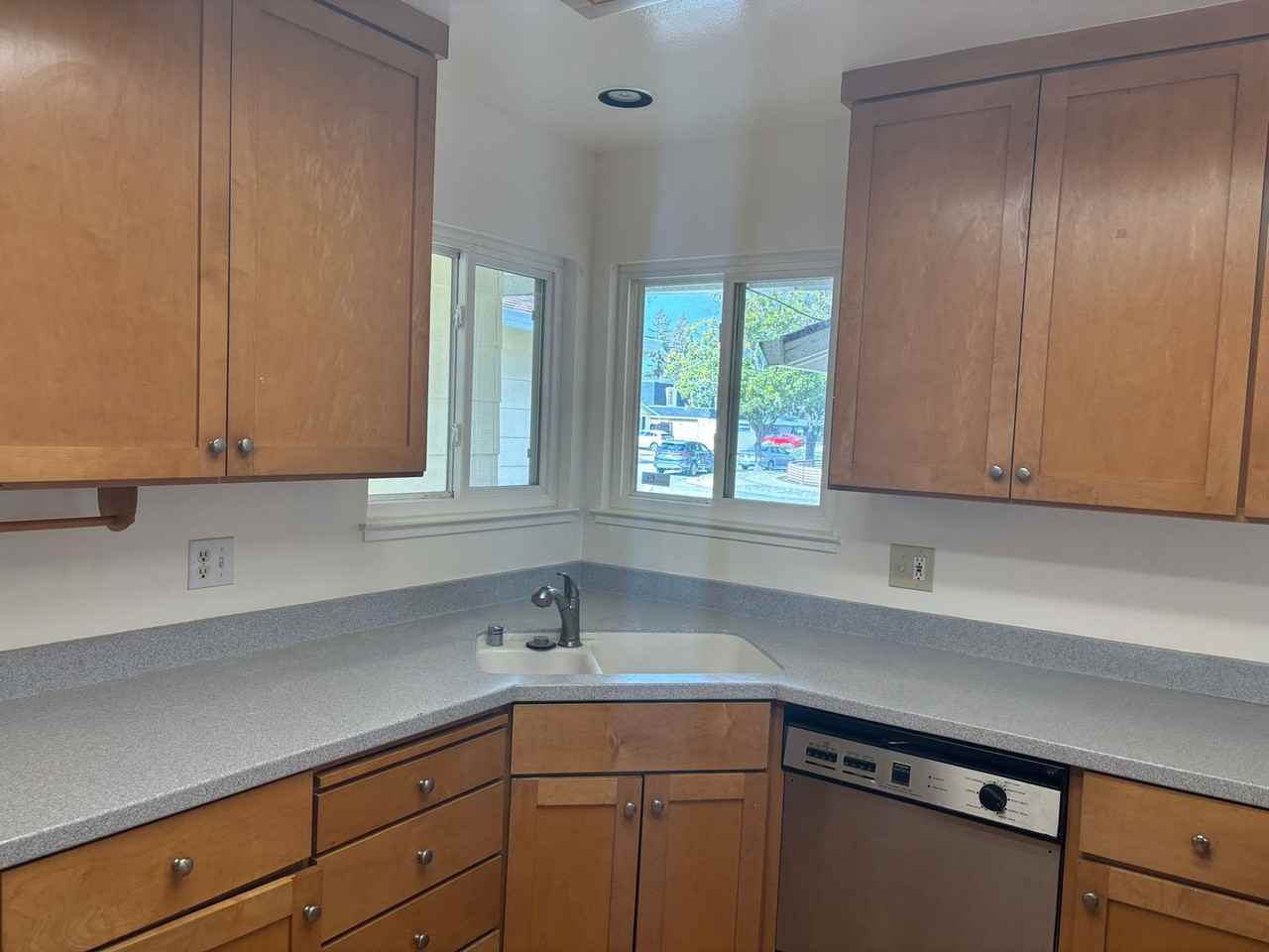 264 Sorrento Way - Photo 3 of 21