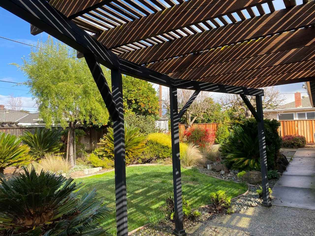 3371 Oxford Ln - Photo 3 of 36