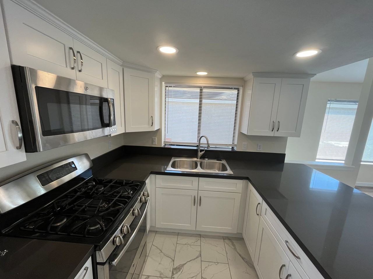 1603 Canyon Dr - Photo 2 of 12