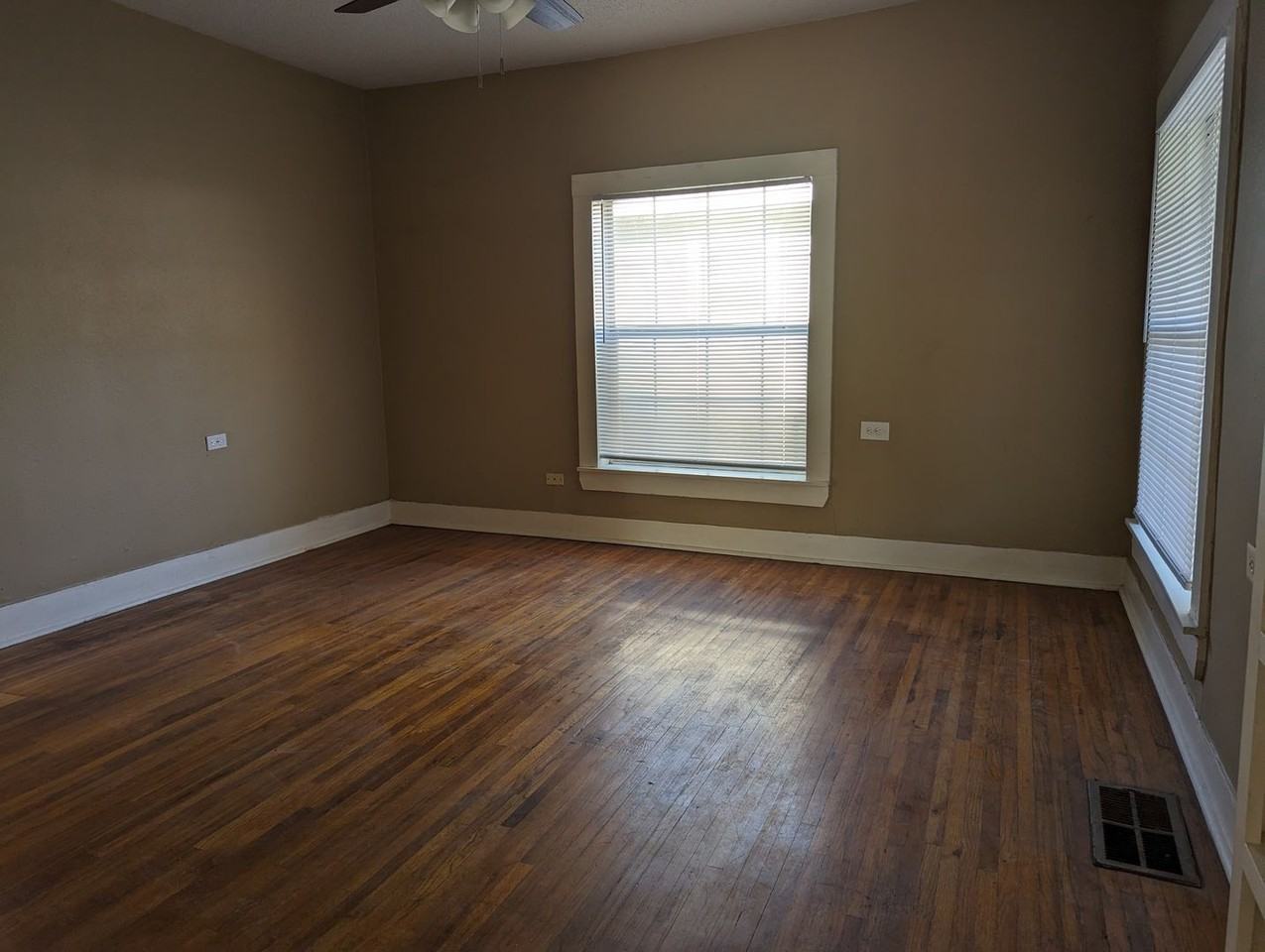 2615 Hazel St - Photo 2 of 7