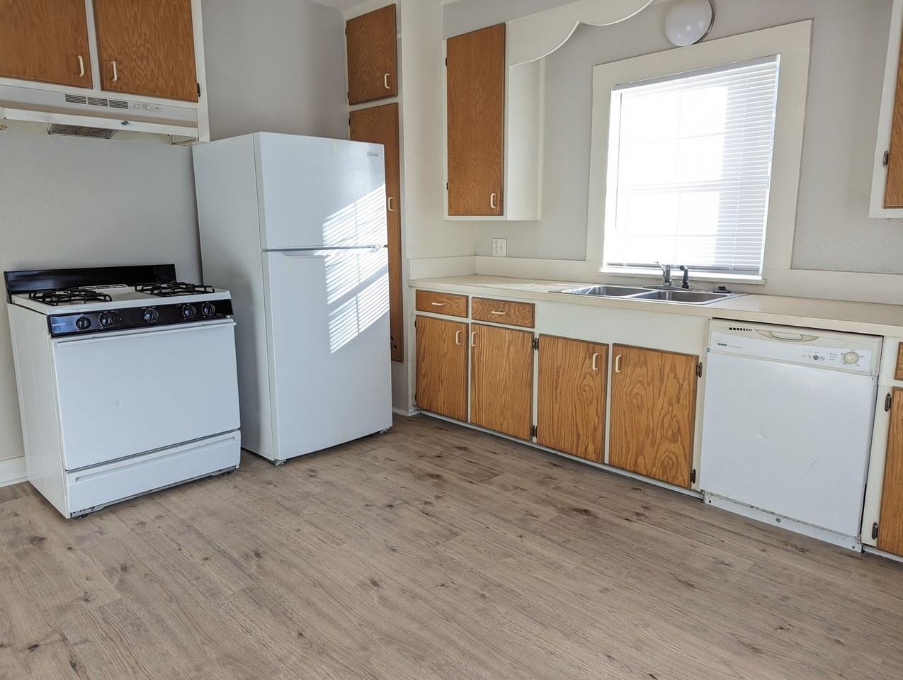 2615 Hazel St - Photo 5 of 7