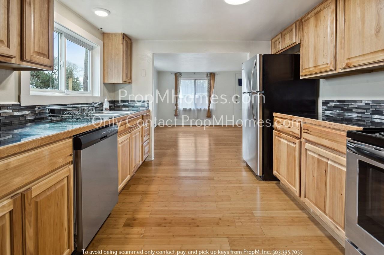 6135 Se Henderson St - Photo 7 of 20