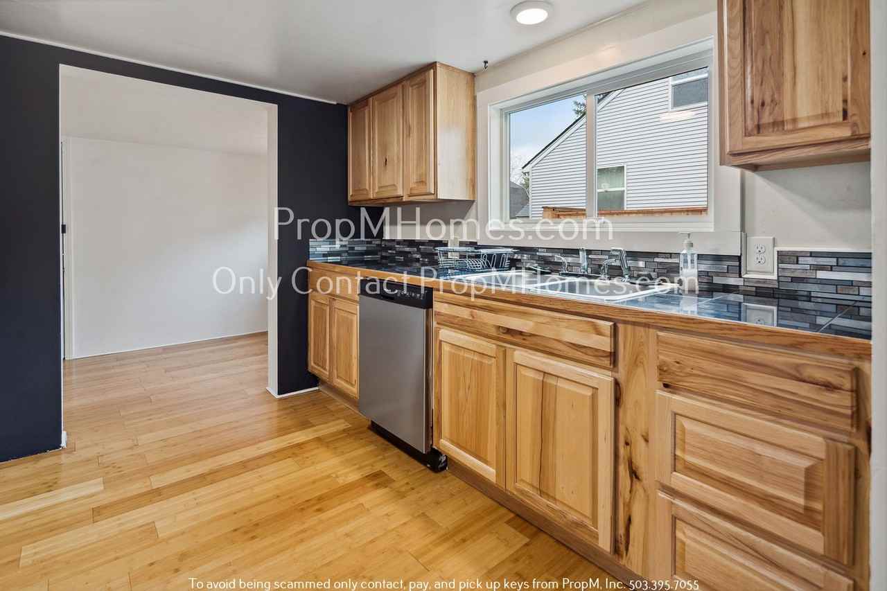 6135 Se Henderson St - Photo 5 of 20