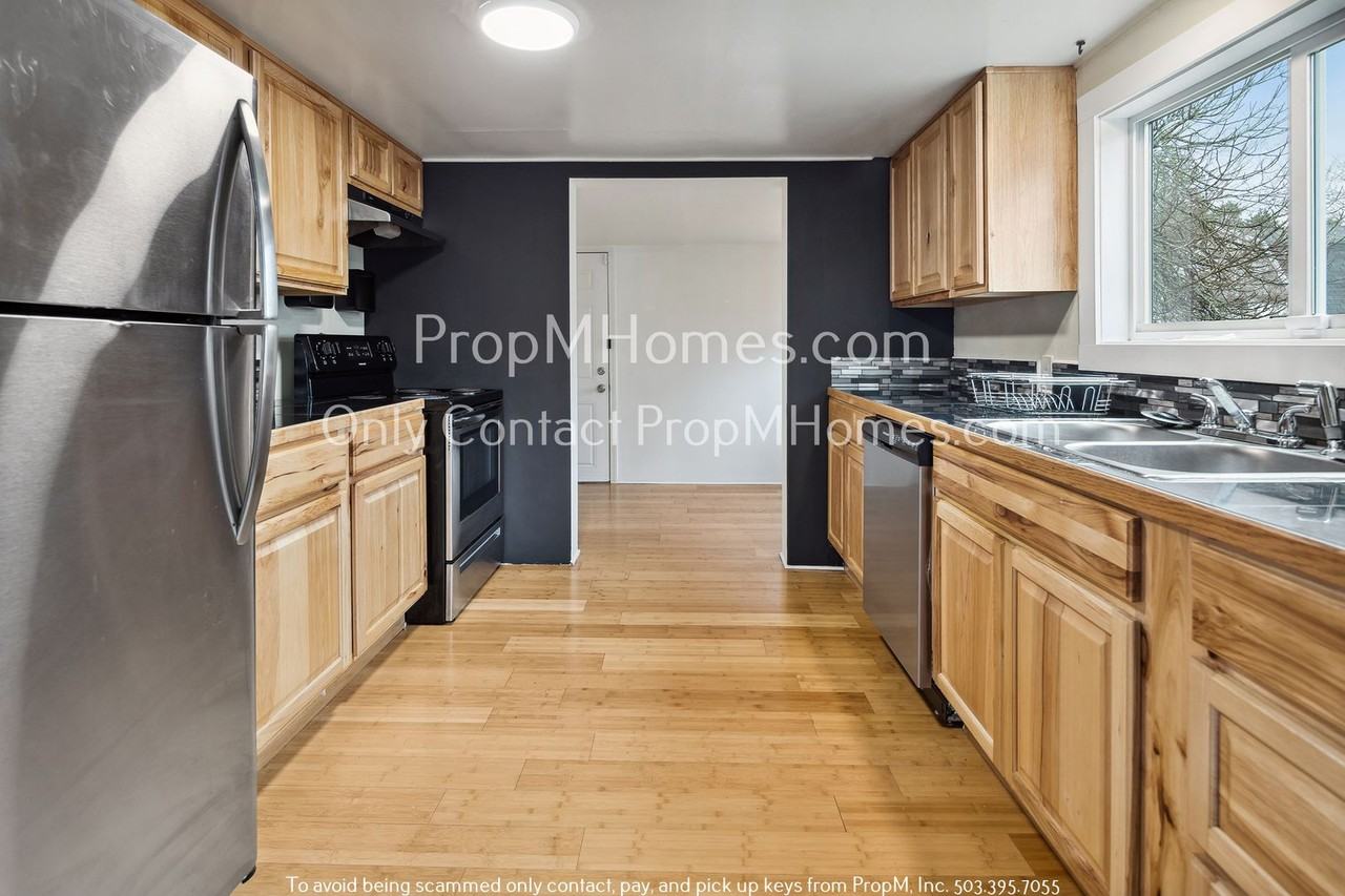 6135 Se Henderson St - Photo 4 of 20