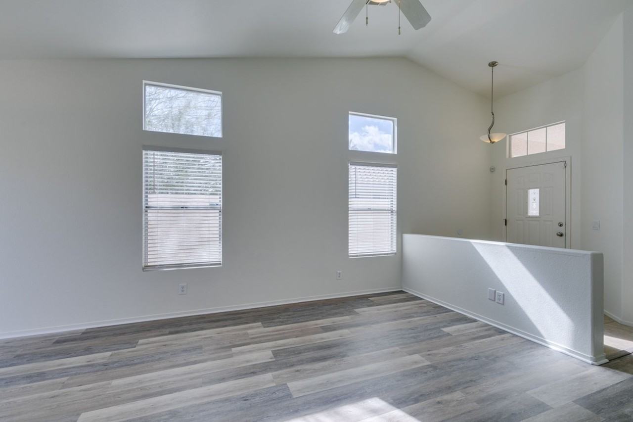 1920 Ivy Point Ln - Photo 2 of 39