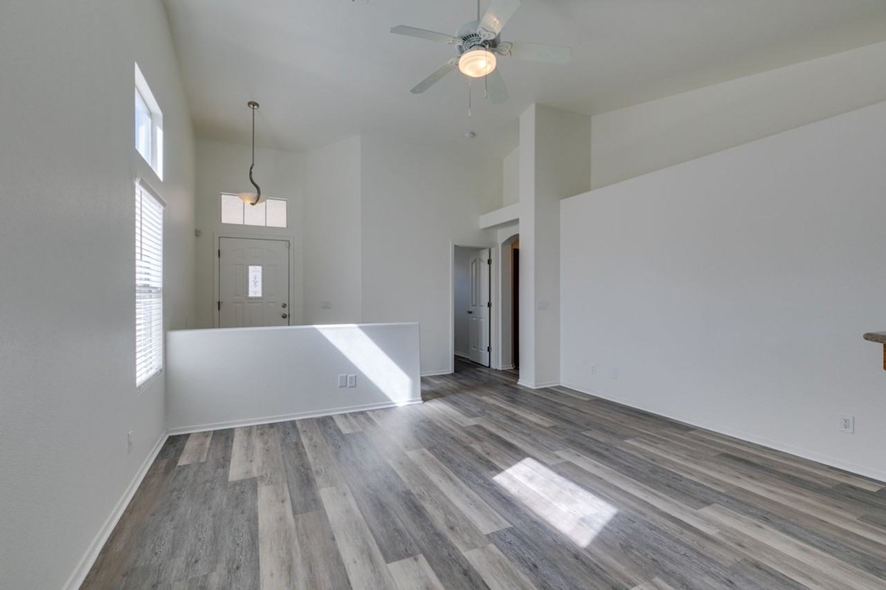 1920 Ivy Point Ln - Photo 5 of 39