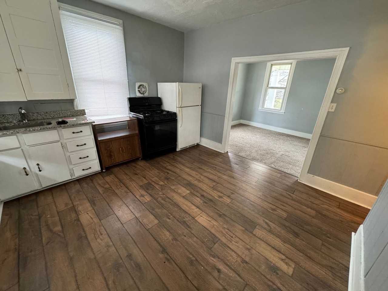 41 Water St - Photo 2 of 12