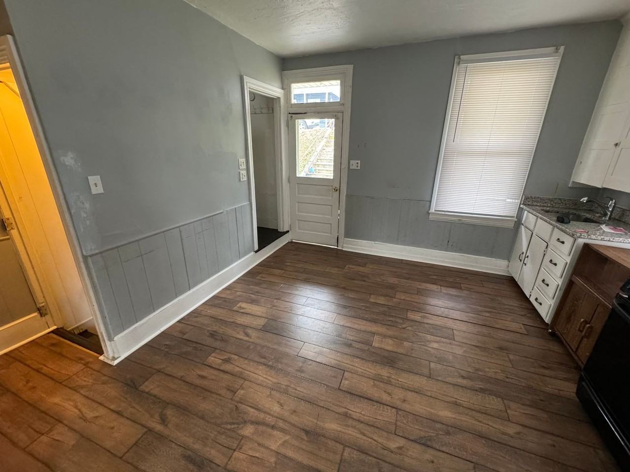 41 Water St - Photo 3 of 12