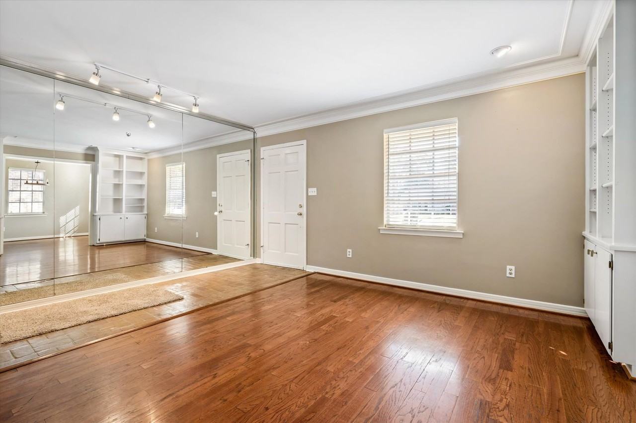 2758 Brevard Dr - Photo 3 of 22