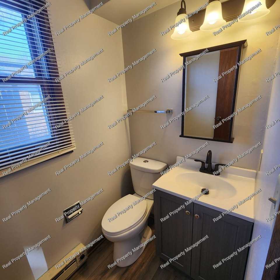 2218 Washington Ave - Photo 2 of 11