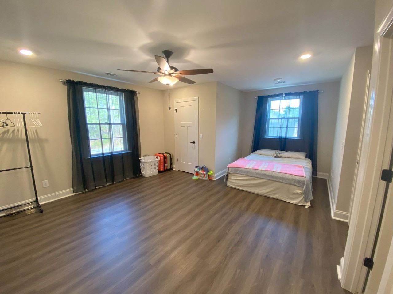 100 Wallace Dr - Photo 3 of 20