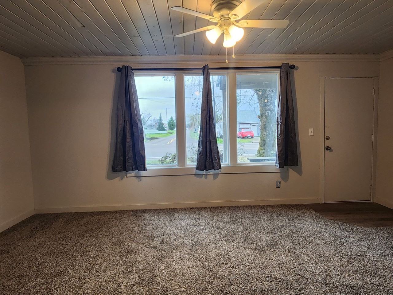 998 W Airport Rd - Photo 3 of 14