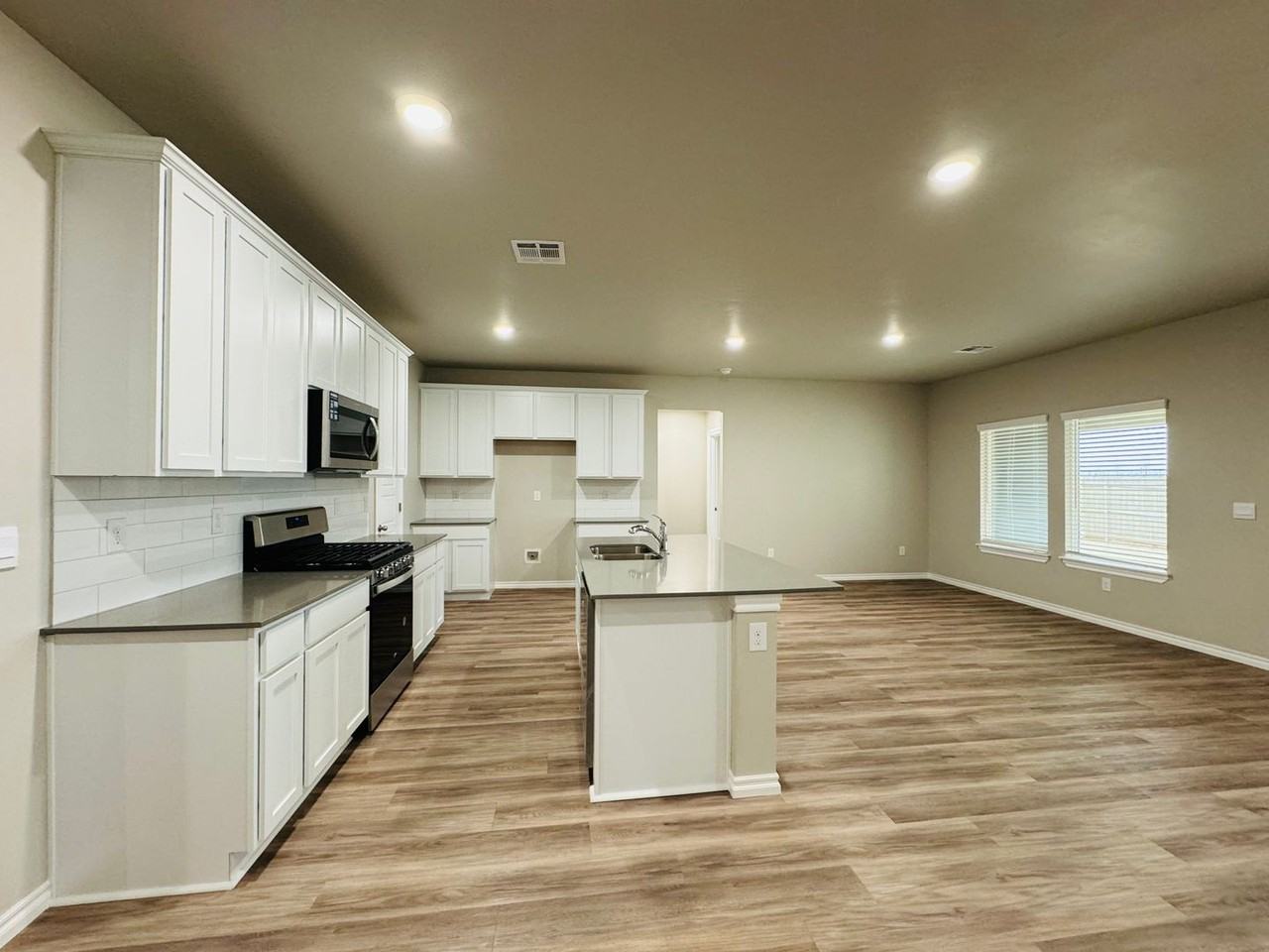 14405 Travertine Falls Ln - Photo 7 of 42