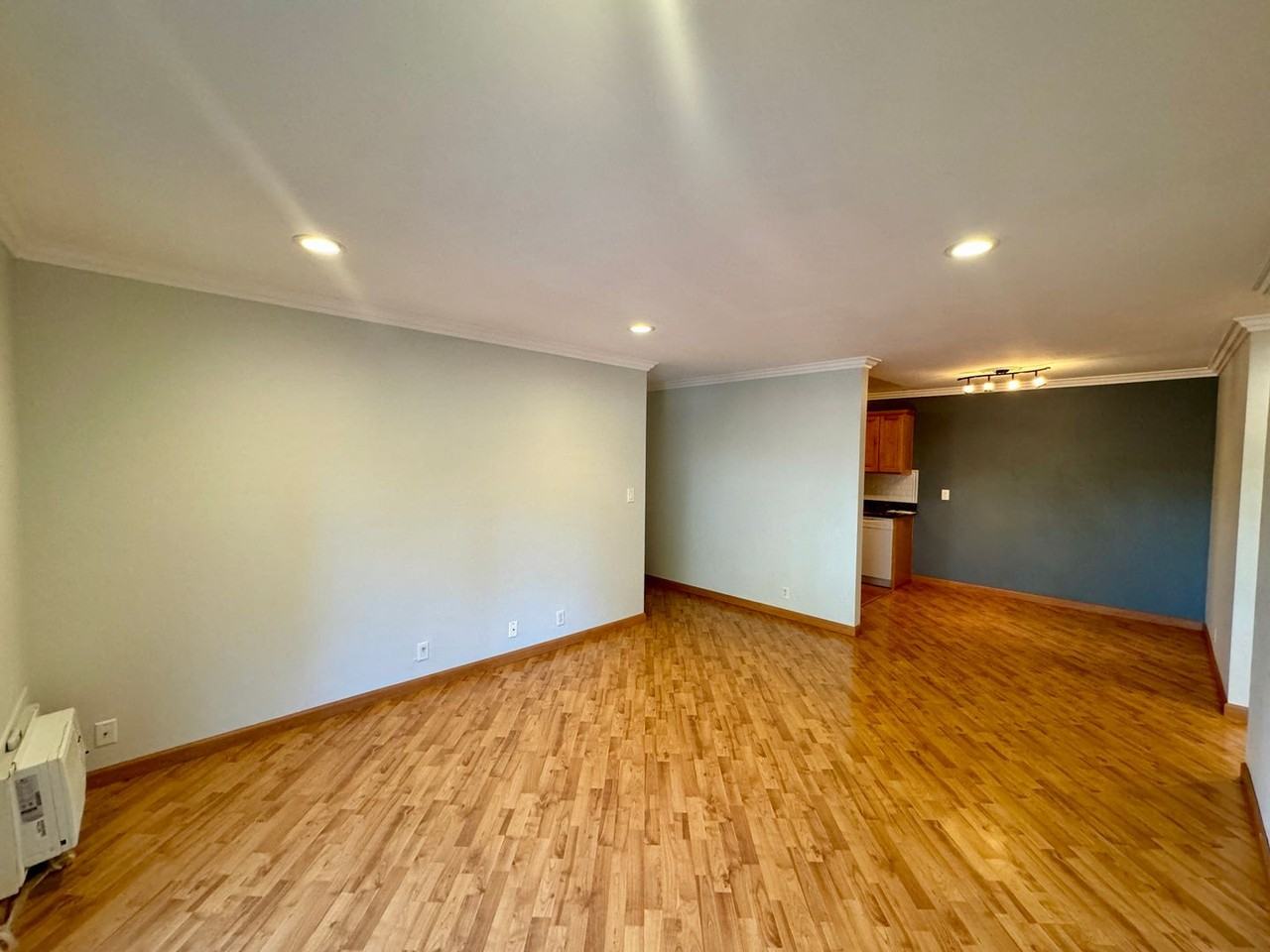 1489 Marchbanks Dr - Photo 3 of 22