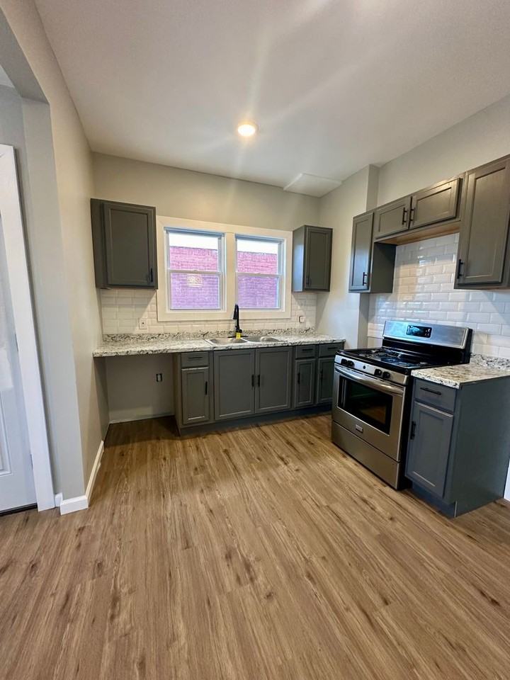 2634 Lawrence St - Photo 3 of 16