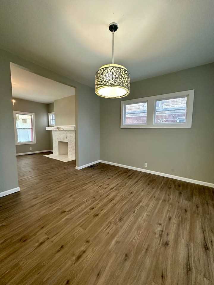 2634 Lawrence St - Photo 4 of 16