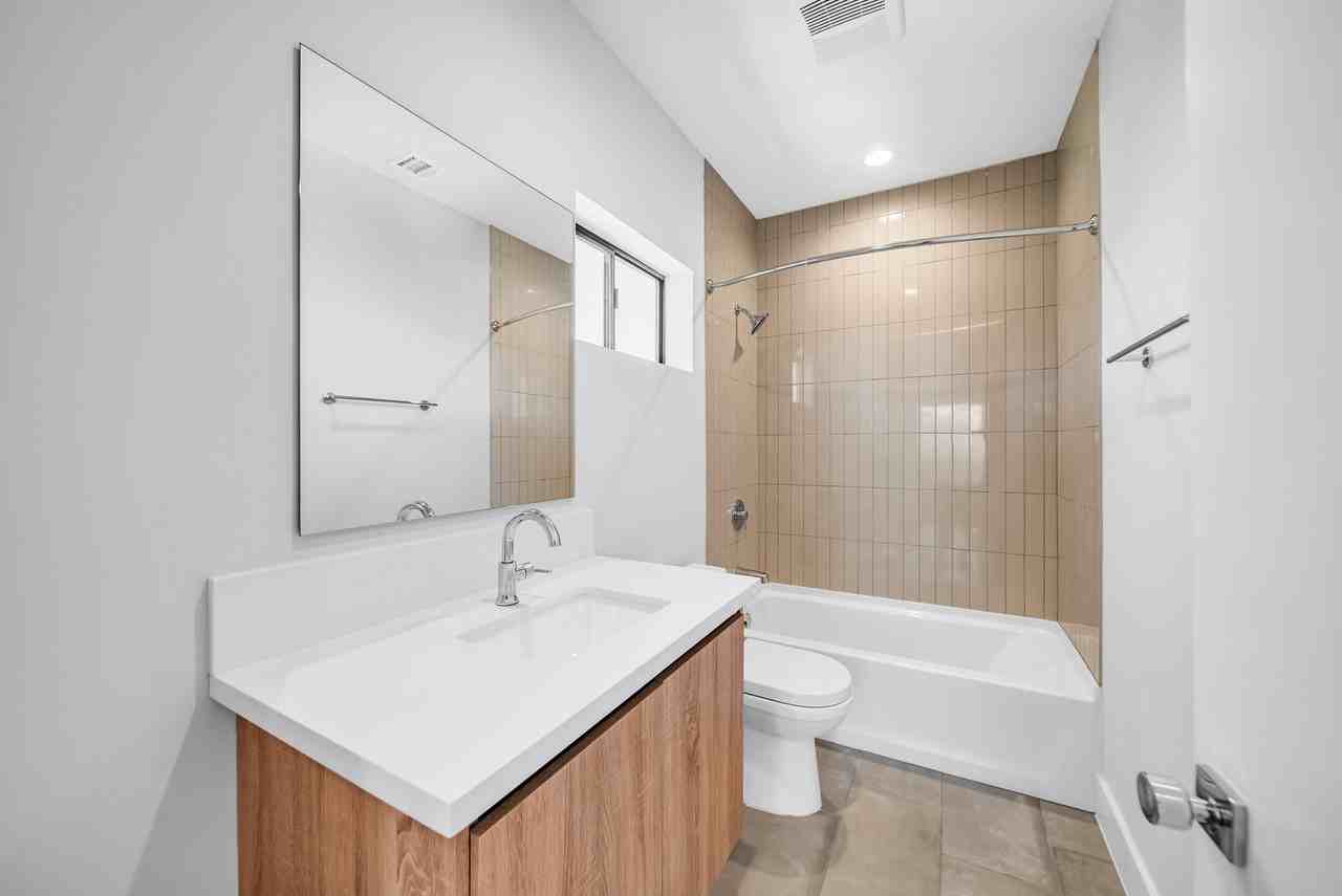 1218 S Magnolia Avenue - Photo 2 of 16