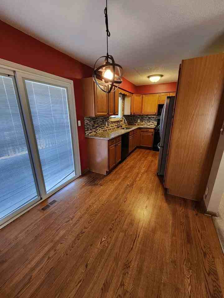 1319 S Mchenry St - Photo 3 of 13