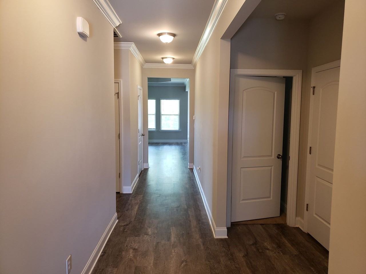 300 Addison Ct - Photo 2 of 20