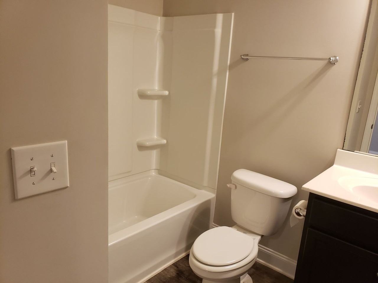 300 Addison Ct - Photo 6 of 20