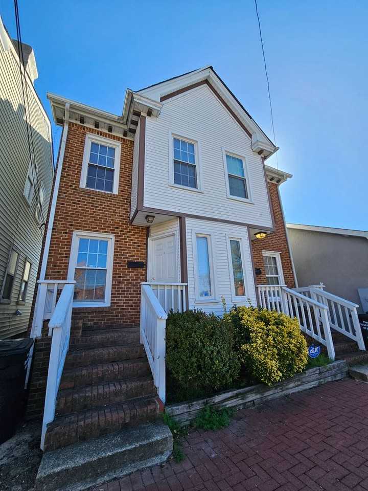 Dinwiddie609611 Apartments 609 Dinwiddie St, Portsmouth, VA 23704