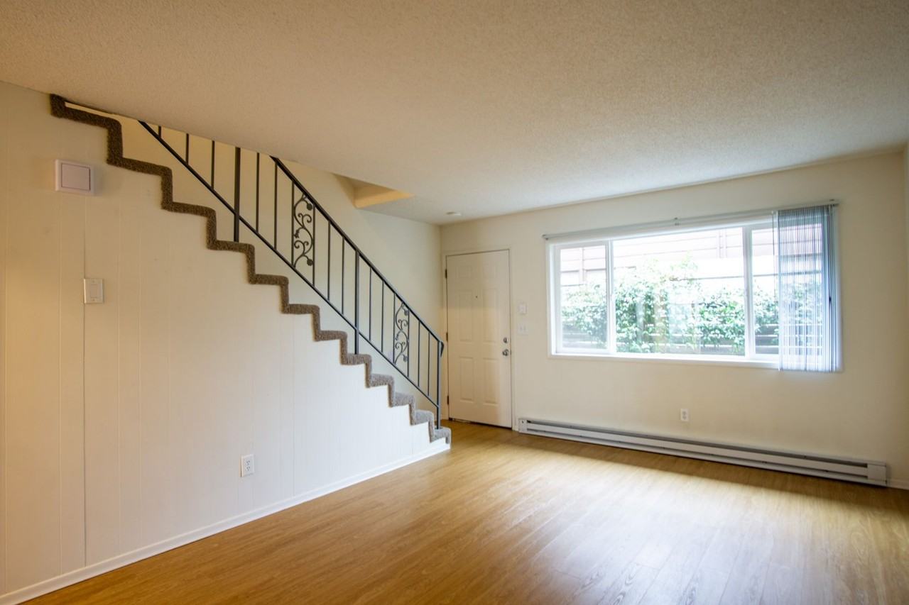 2224 Ne Halsey St - Photo 3 of 19