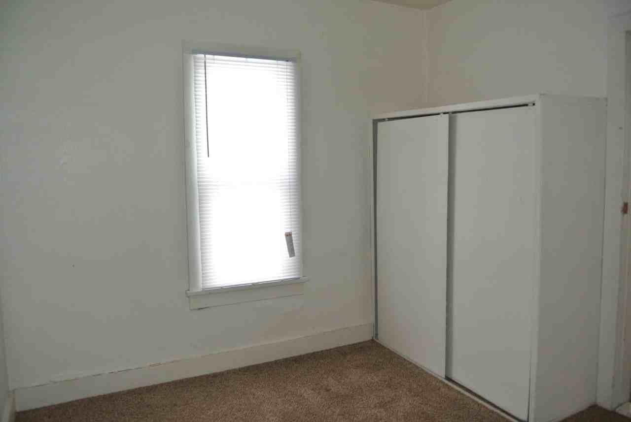 616 616 14th St SE - Photo 7 of 13