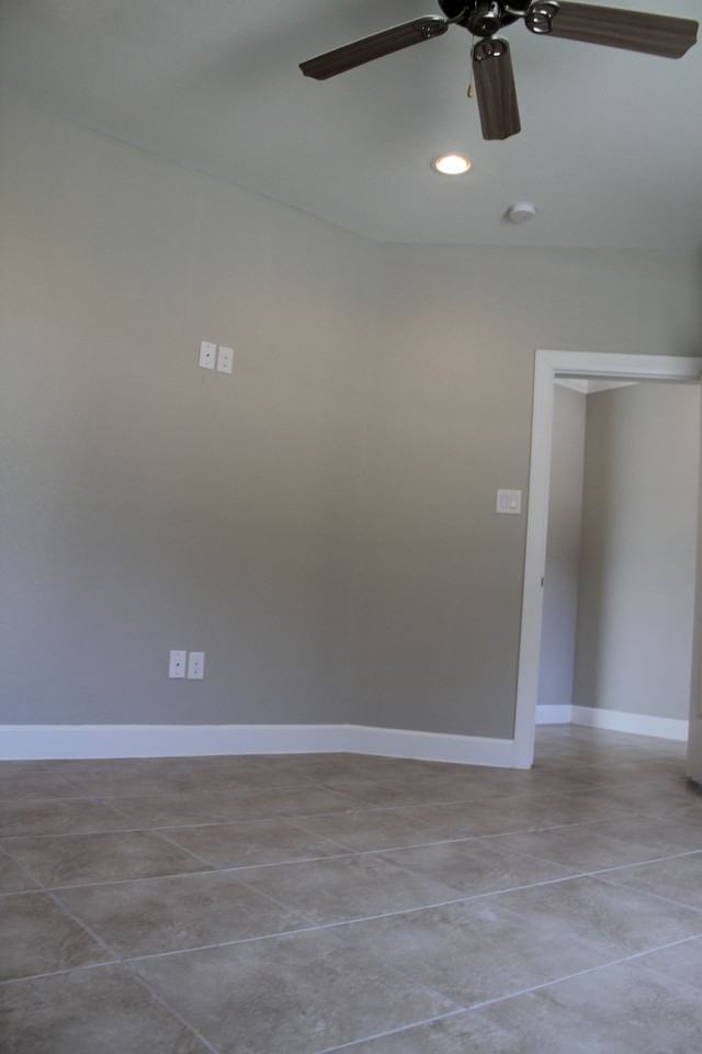 Duplex For Lease - Photo 5 of 50