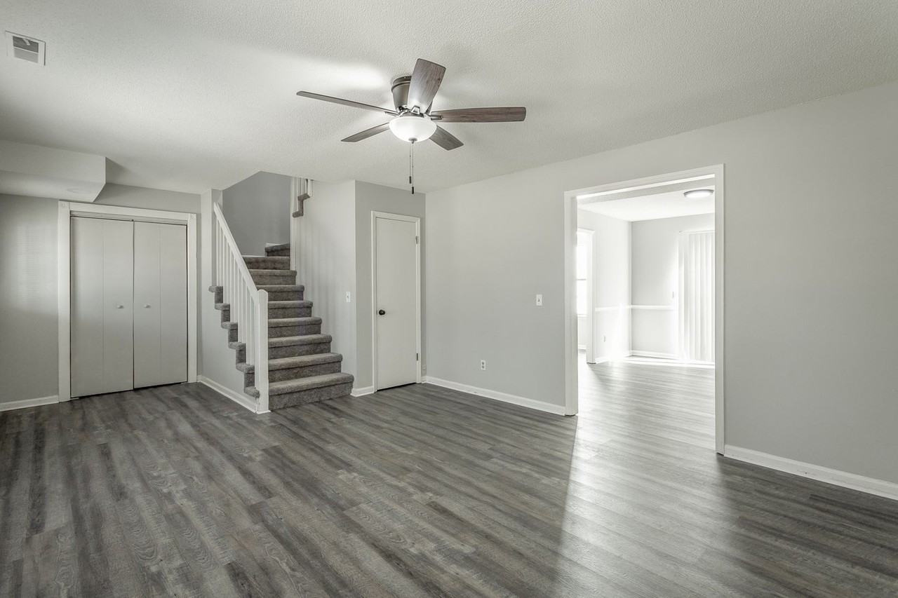 1434 Stratton Place Drive - Photo 2 of 28