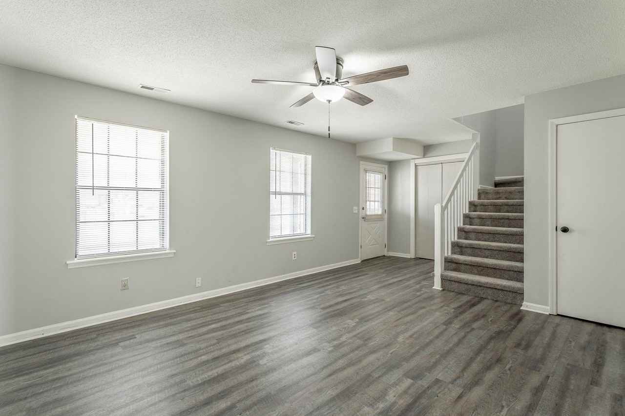 1434 Stratton Place Drive - Photo 3 of 28