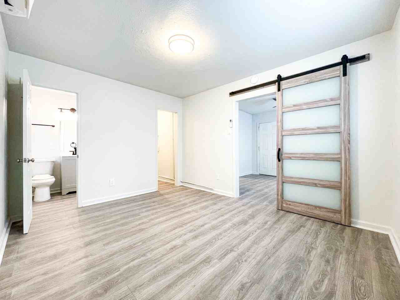 2114 Toledano St #202 - Photo 4 of 7