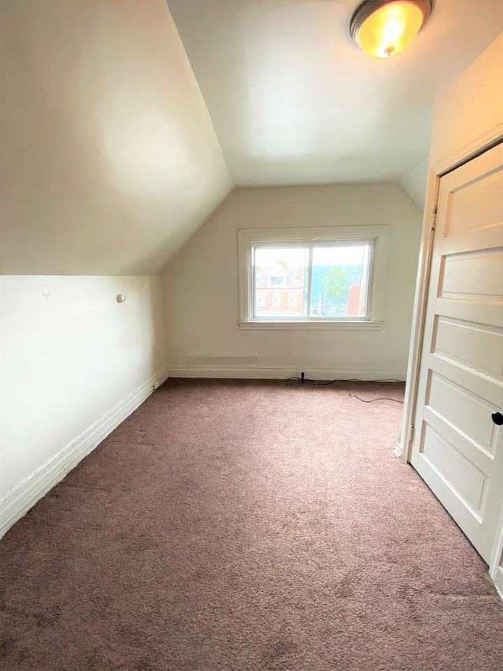 Highland Park - Photo 3 of 7