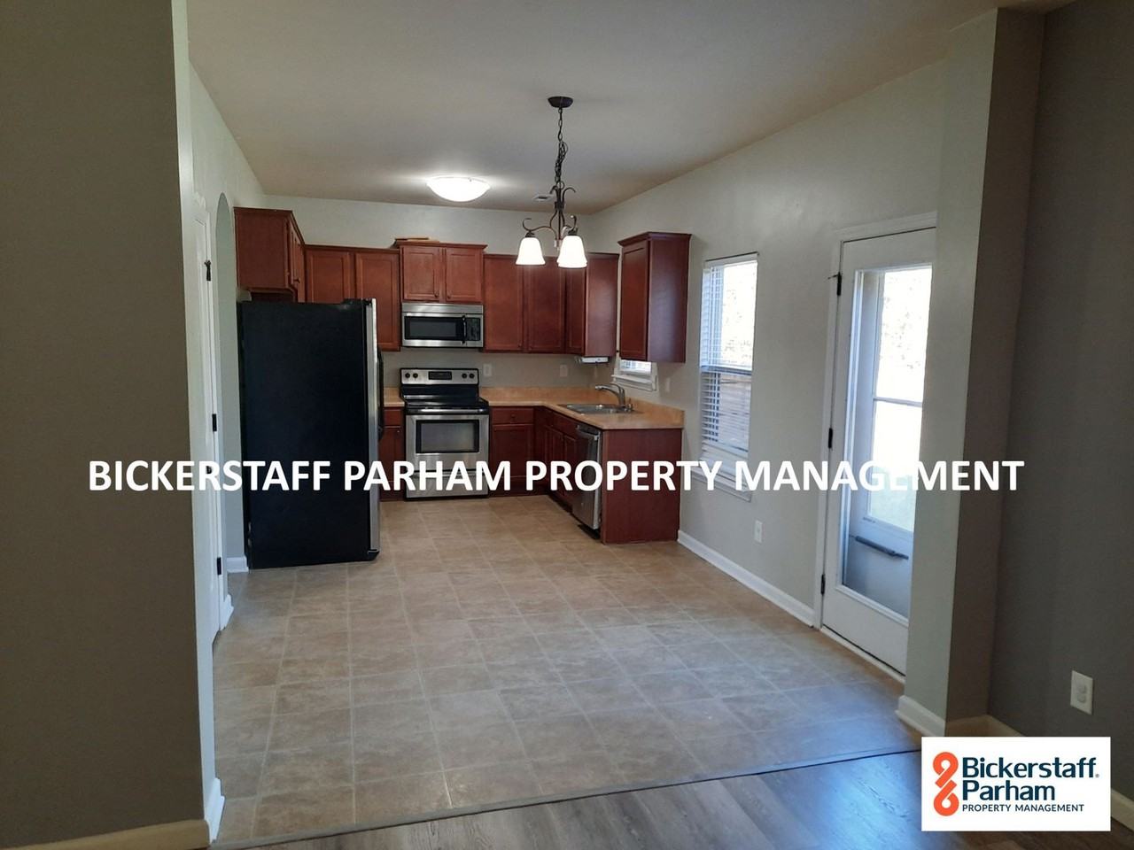 15 Churchhill Dr - Photo 6 of 32