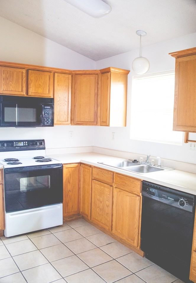 3218 Hopkins Ct - Photo 5 of 16